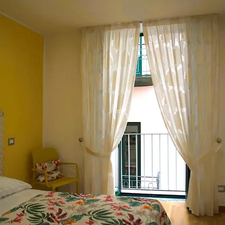 Costa D'amalfi 招待所 萨莱诺